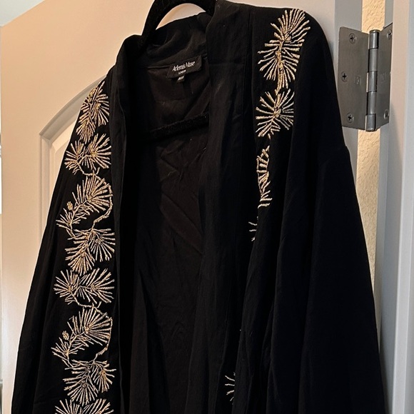 Black and Gold Women's Kimono/jacket - Picture 2 of 8